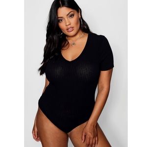 Plus Size Black Short Sleeve Ribbed V-Neck Bodysuit